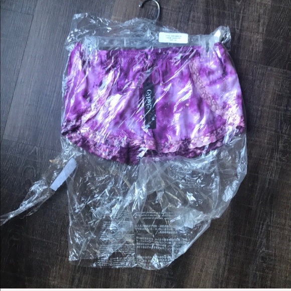 Gypsy 05 Tie dye cover up short - Picture 3 of 5